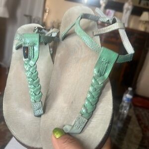 Rainbow 🌈 Tiffany green Braided T-Strap Sandal 8.5-9.5 XL